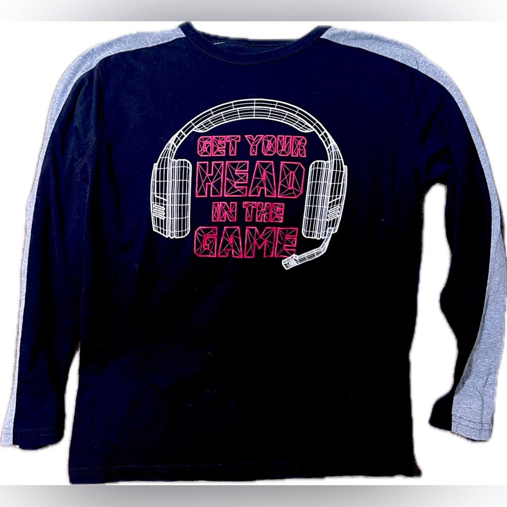 The Children’s Place Get your head in the game shirt boys large 10/12 EUC